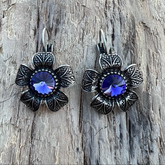 Jewelry - Handcrafted earrings with Swarovski crystal